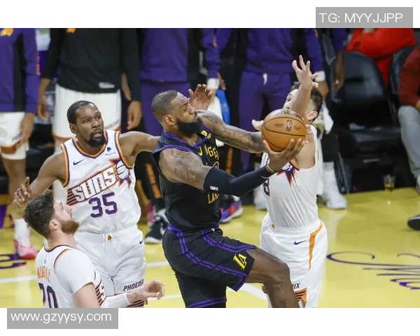 3月3日湖人与太阳的精彩对决视频直播全程回顾与分析